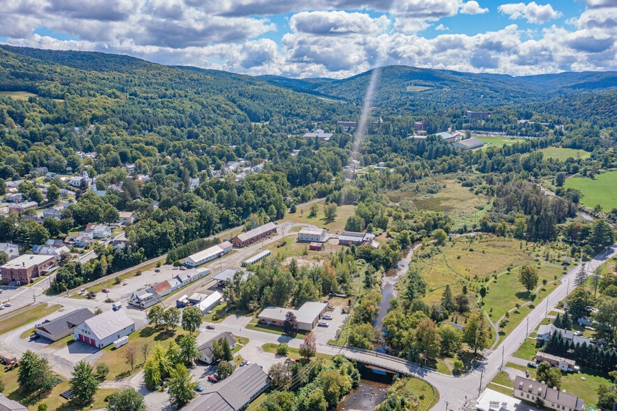 13 Wall St, Northfield, VT for sale - Primary Photo - Image 1 of 8