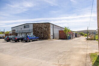 535 W Poplar St, Fayetteville, AR à louer Photo intérieure- Image 1 de 30