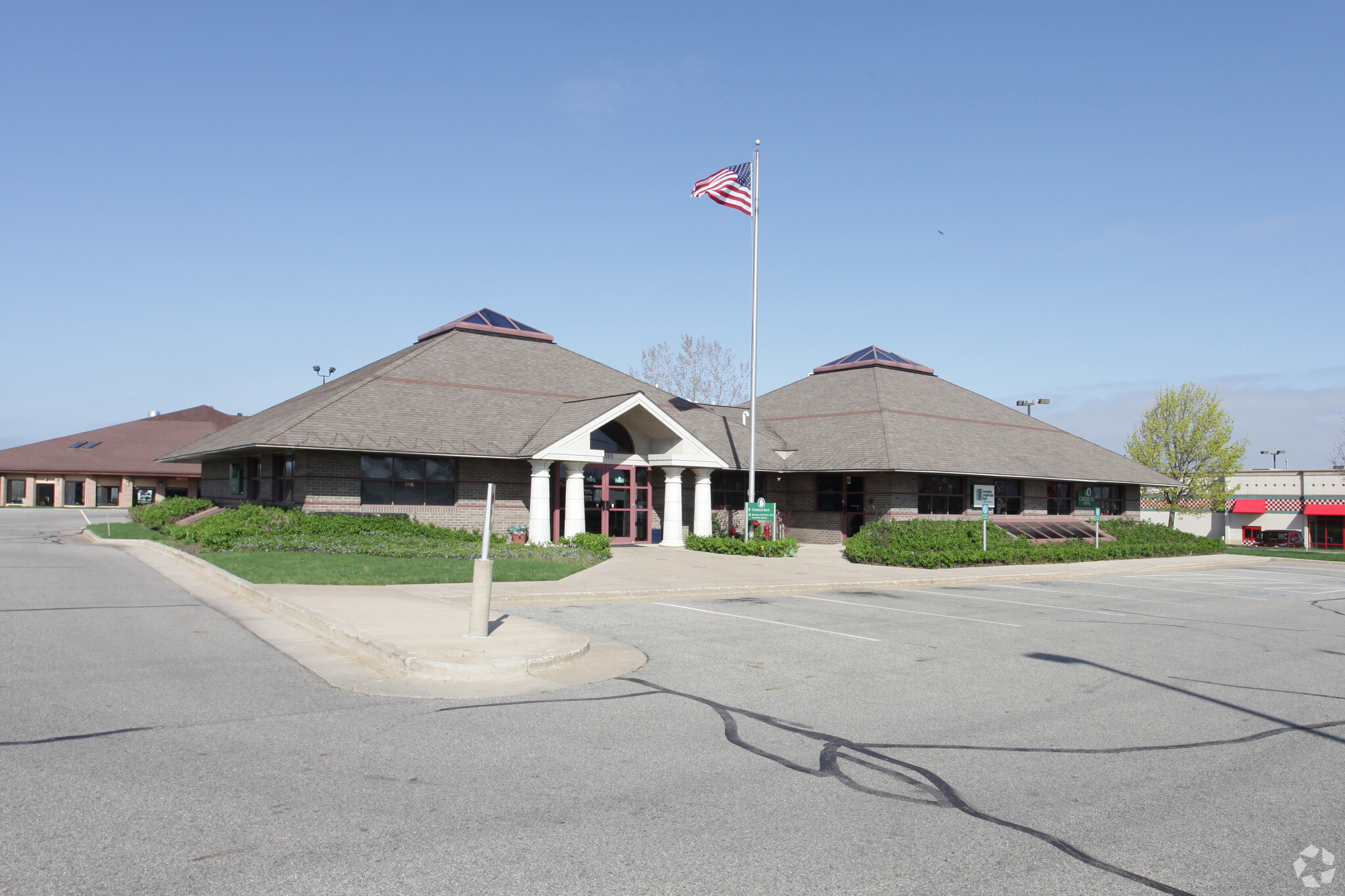 4595 32nd Ave, Hudsonville, MI for lease Primary Photo- Image 1 of 3