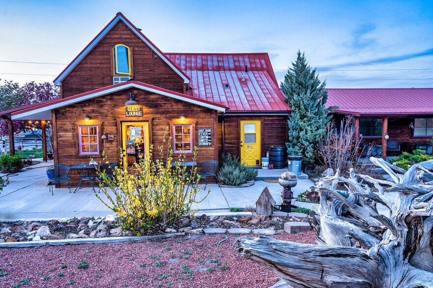 15 S 100 E, Escalante, UT à vendre - Photo du bâtiment - Image 3 de 15
