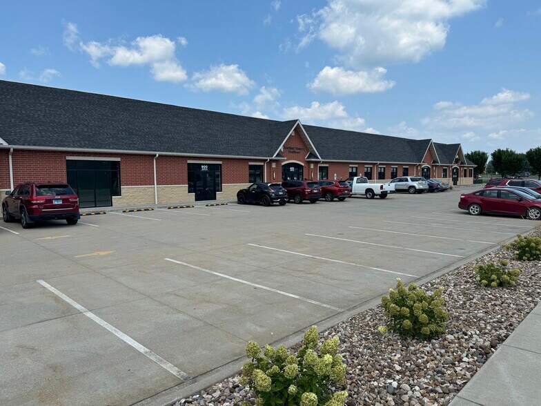 900 E Walnut St, Carbondale, IL à louer - Photo du bâtiment - Image 2 de 6