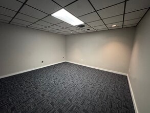 4466 S 74th Ave, Tulsa, OK for lease Interior Photo- Image 2 of 23