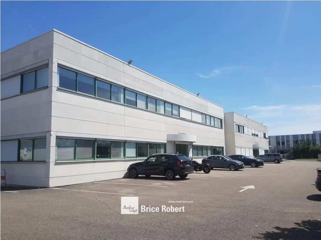 6 Rue Du Dauphiné, Vaulx-en-Velin for lease Building Photo- Image 1 of 7