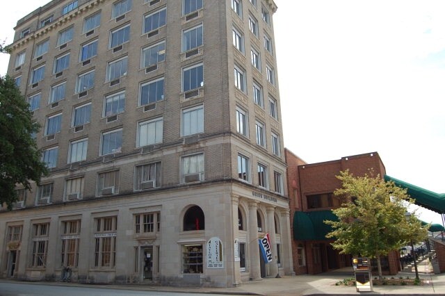 327 Main St, Greenwood, SC à louer - Photo du bâtiment - Image 3 de 8