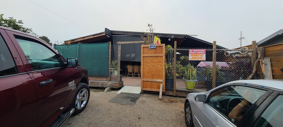 3665 Imperial Ave, San Diego, CA à vendre - Photo du bâtiment - Image 3 de 12