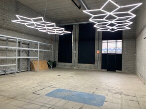 4650-52 Lawrence, Chicago, IL for lease Building Photo- Image 2 of 10