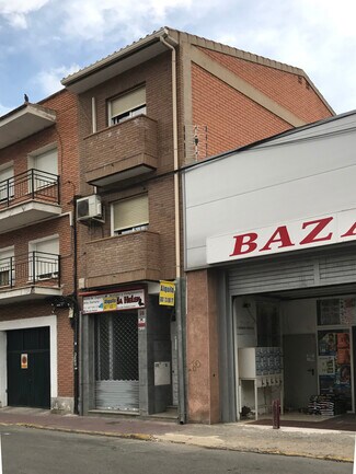 Plus de détails pour Multi-résidentiel à vendre