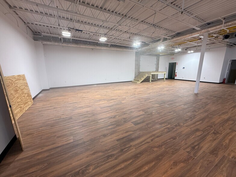 356 S Broadway, Salem, NH à louer - Photo du bâtiment - Image 3 de 12