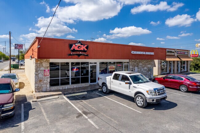 Plus de détails pour 609 Pat Booker Rd, Universal City, TX - Commerce de détail à vendre