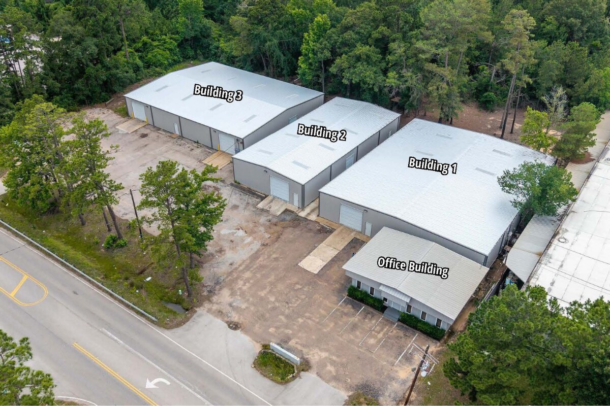 Freestanding Industrial Buildings portefeuille de 3 propriétés à vendre sur LoopNet.ca Photo du bâtiment- Image 1 de 7