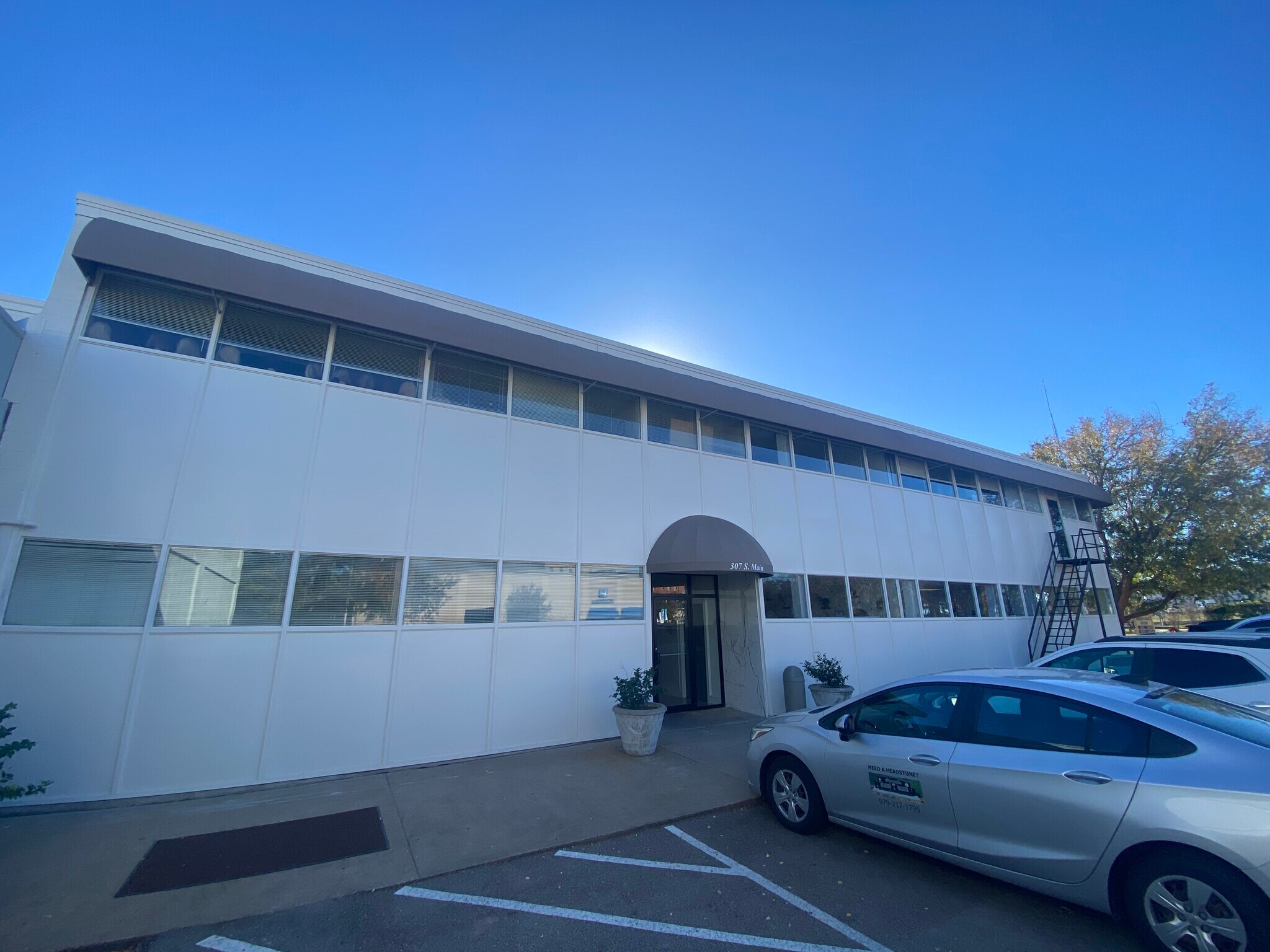 307 S Main St, Bryan, TX à louer Photo du bâtiment- Image 1 de 3