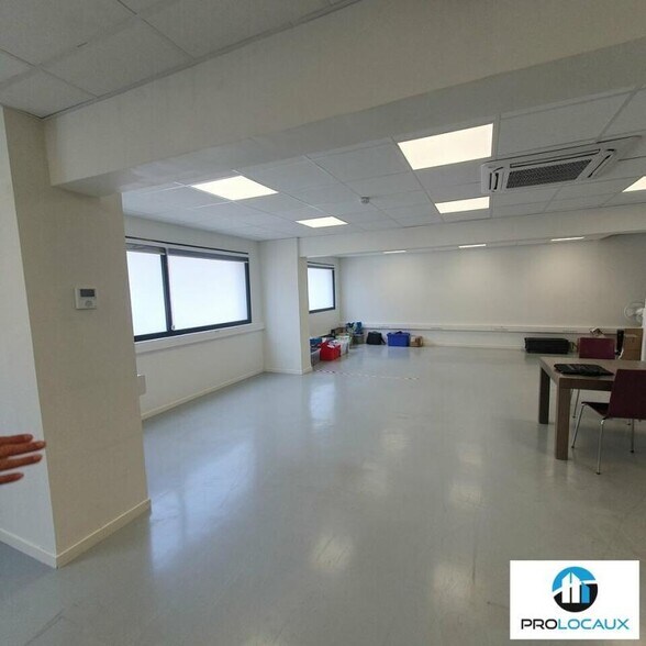 Flex in Grenoble for sale - Interior Photo - Image 3 of 12