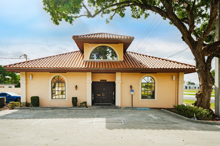 2120 N Dixie Hwy, Boca Raton, FL for lease - Building Photo - Image 3 of 22