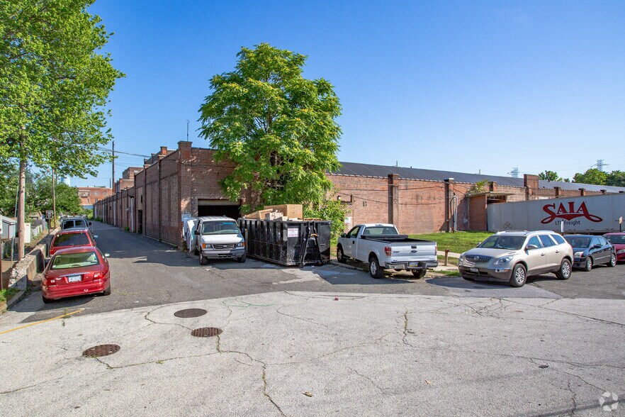 60 Walnut St, Marcus Hook, PA à vendre - Photo du bâtiment - Image 2 de 12