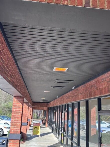 1651 Powder Springs Rd, Marietta, GA for lease - Lobby - Image 2 of 9