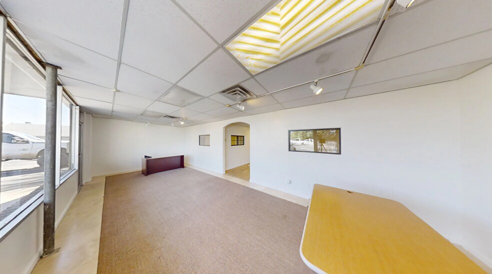 16624 N 32nd St, Phoenix, AZ à louer - Photo du bâtiment - Image 2 de 5