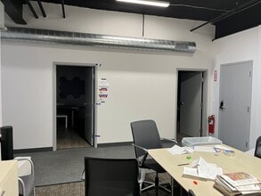 200 Dexter Ave, Watertown, MA à louer Photo intérieure- Image 1 de 2