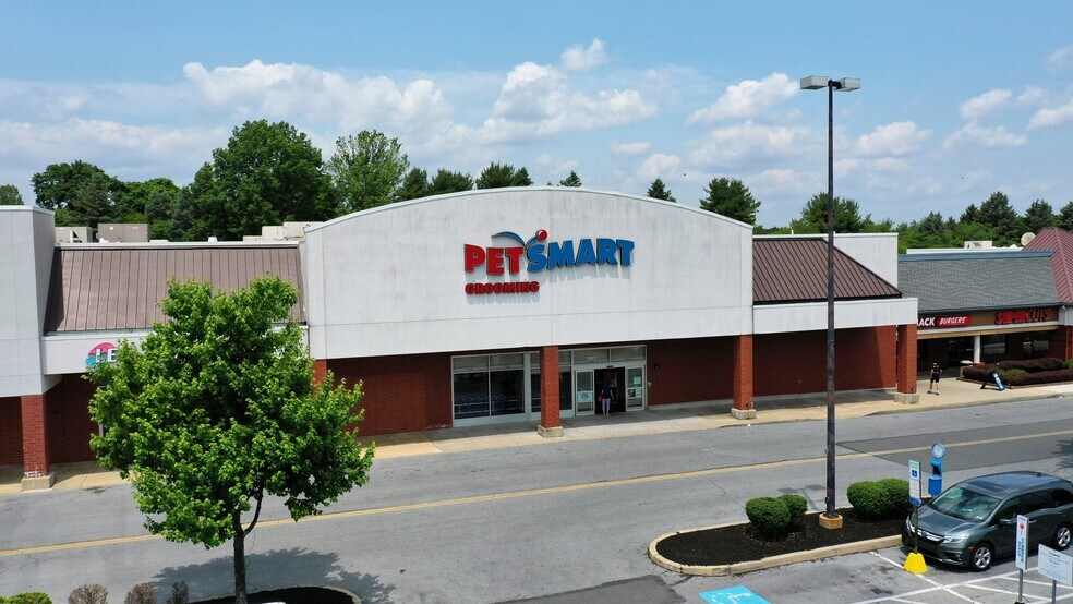 1183 Berkshire Blvd, Wyomissing, PA à louer - Photo du bâtiment - Image 3 de 9