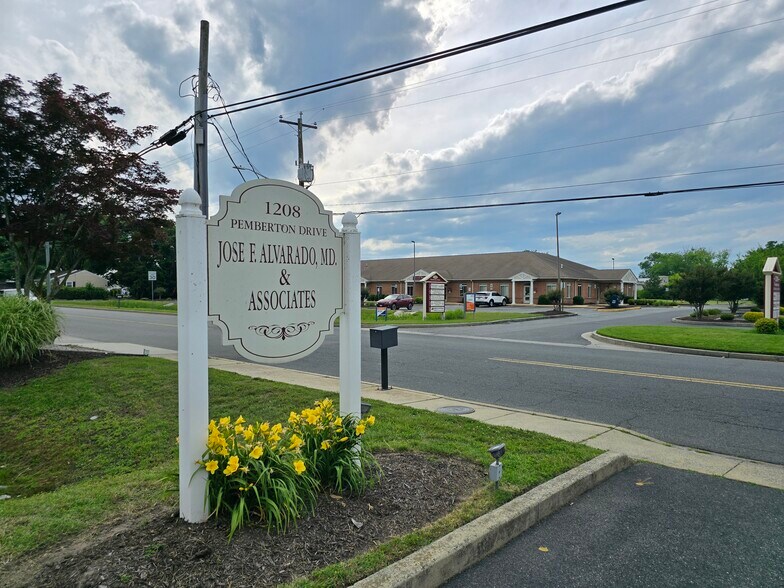 1208 Pemberton Dr, Salisbury, MD à vendre - Photo du bâtiment - Image 2 de 13