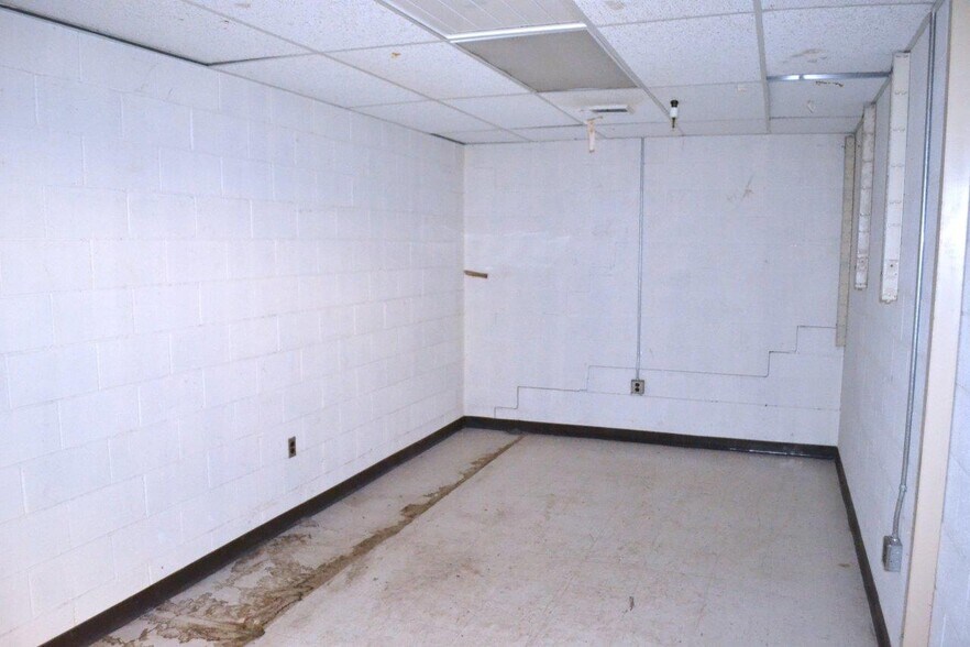 539 Valley Dr, Oceana, WV à louer - Photo intérieure - Image 3 de 30