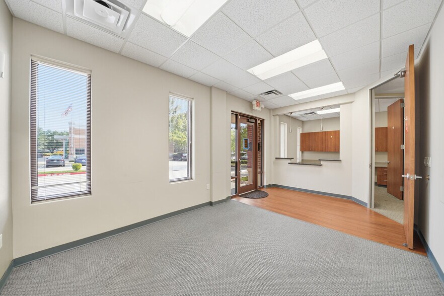 1208 Highway 6, Sugar Land, TX à louer - Photo du bâtiment - Image 3 de 15