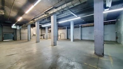 5571 Rue Paré, Montréal, QC à louer Photo intérieure- Image 2 de 7