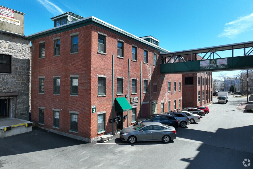 119R Foster St, Peabody, MA à louer - Photo du bâtiment - Image 3 de 8