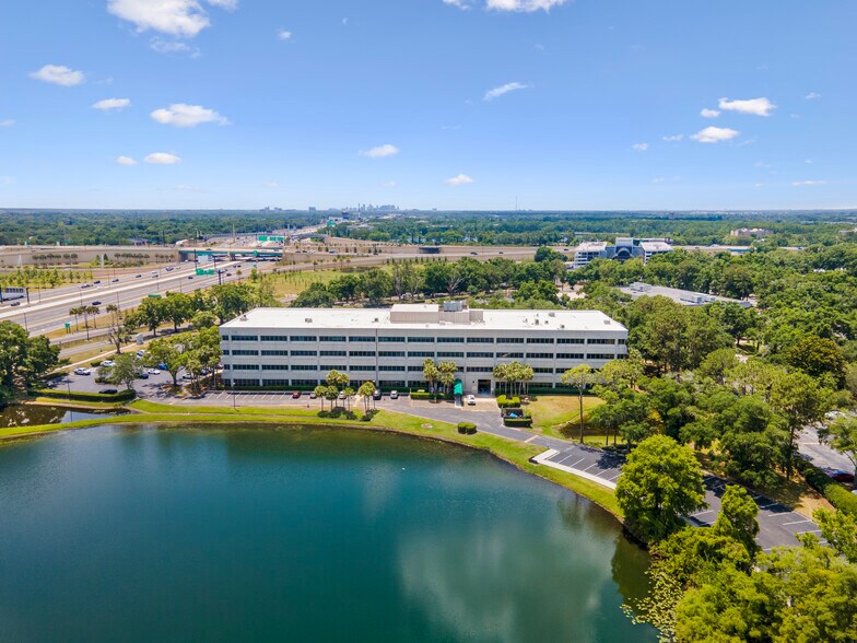 850 Trafalgar Ct, Maitland, FL à louer - Photo du bâtiment - Image 2 de 21