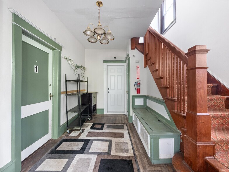 247 N Middletown Rd, Pearl River, NY à vendre - Photo du bâtiment - Image 3 de 18