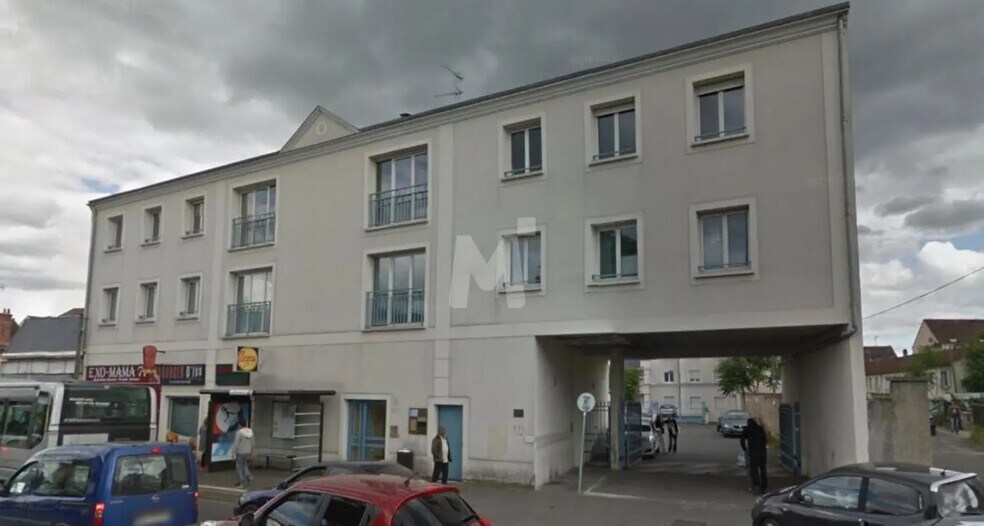 Bureau dans Dammarie-les-Lys à louer - Photo du bâtiment - Image 1 de 2