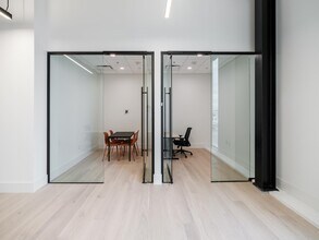 837 N 34th St, Seattle, WA for lease Interior Photo- Image 2 of 4