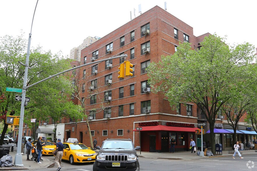 45-47 E 8th St, New York, NY à louer - Photo du bâtiment - Image 2 de 7