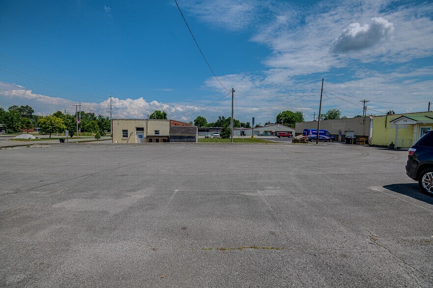 109 W Lincoln St, Tullahoma, TN à louer - Autre - Image 2 de 33