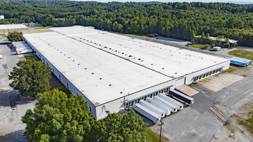 840 SW Complex St, Lenoir, NC à louer - Photo du bâtiment - Image 3 de 9