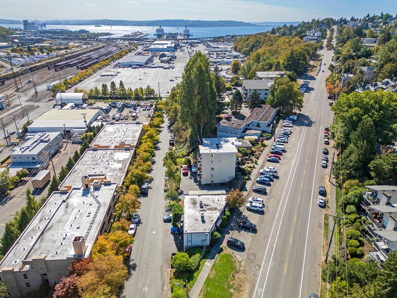 2618 Thorndyke Ave W, Seattle, WA à vendre - Photo du bâtiment - Image 3 de 11