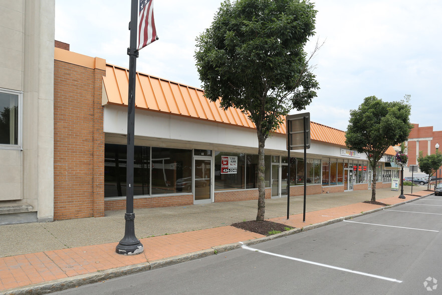 30-44 Main St, Lockport, NY à vendre - Photo du bâtiment - Image 1 de 1