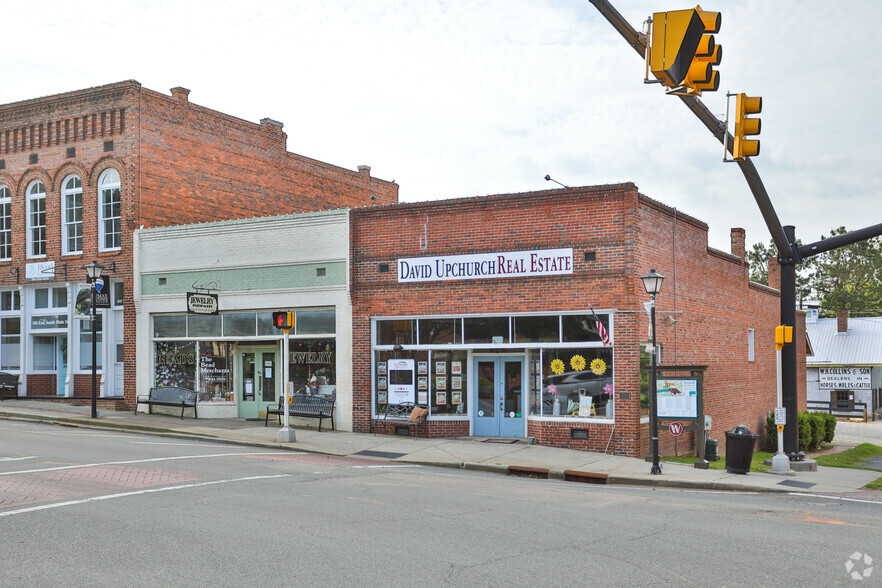 100-102 E South Main St, Waxhaw, NC à vendre - Photo principale - Image 1 de 1