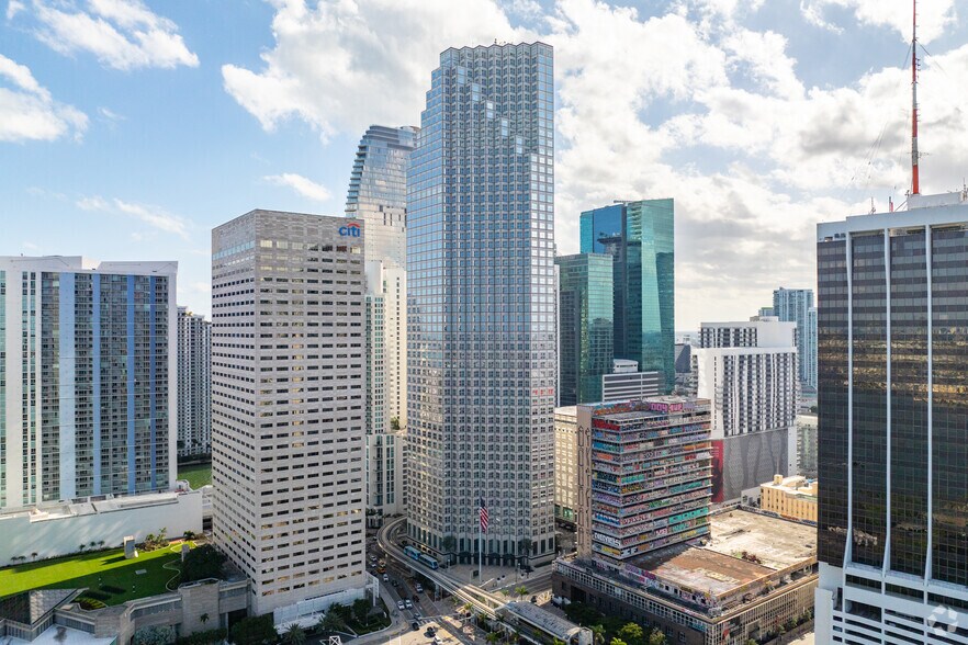 200 S Biscayne Blvd, Miami, FL à louer - Photo du bâtiment - Image 1 de 33