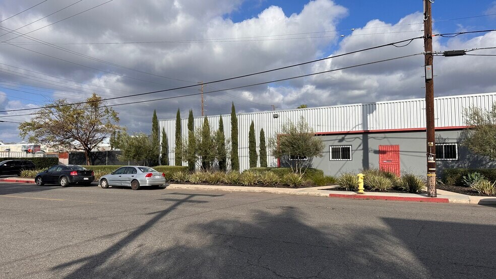 1040 N Olive St, Anaheim, CA à louer - Photo du bâtiment - Image 2 de 10