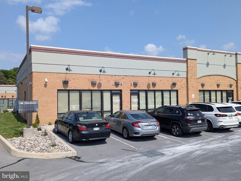 14 Compass Pt, Martinsburg, WV à vendre - Photo du bâtiment - Image 2 de 35