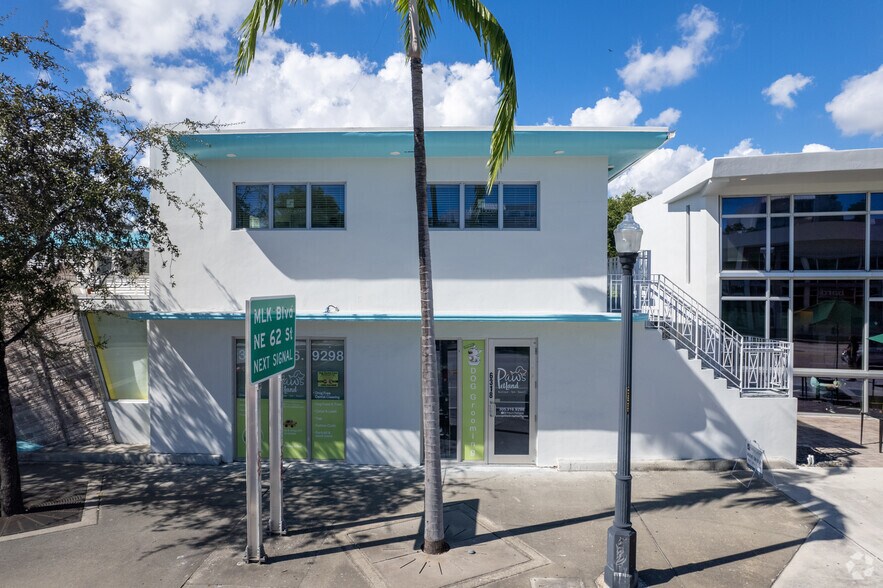 6318 Biscayne Blvd, Miami, FL à louer - Photo du bâtiment - Image 3 de 15