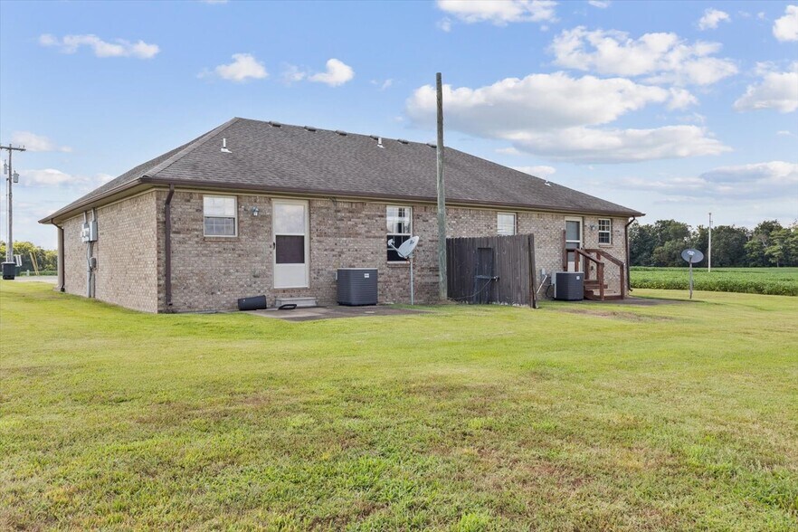 56 Mattox Rd, Lawrenceburg, TN à vendre - Photo du bâtiment - Image 2 de 20