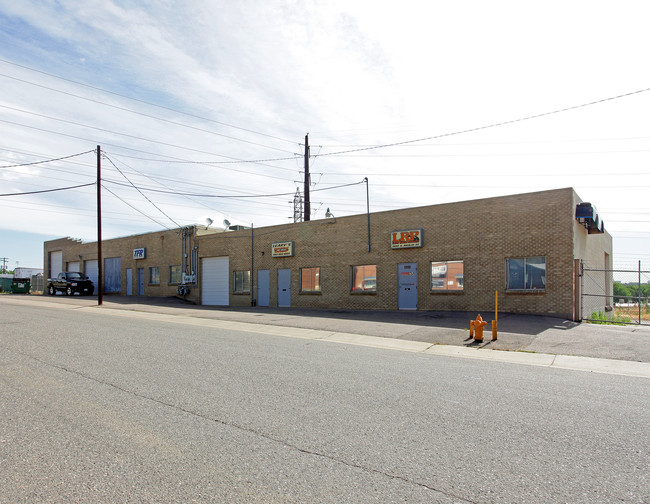 More details for 1996 S Navajo St, Denver, CO - Flex for Lease