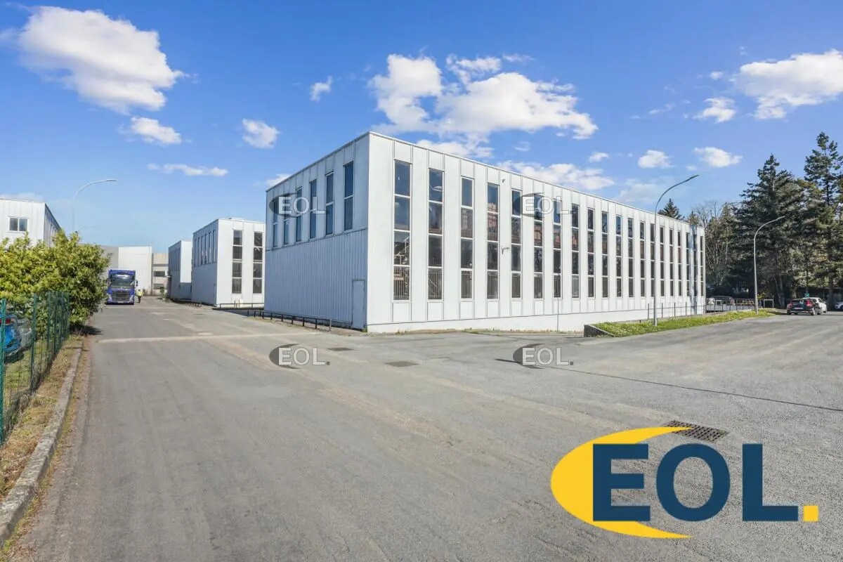 Flex in Les Loges-en-Josas for sale Building Photo- Image 1 of 6