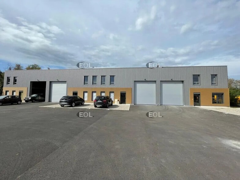 Flex in Corbas for lease - Building Photo - Image 1 of 12
