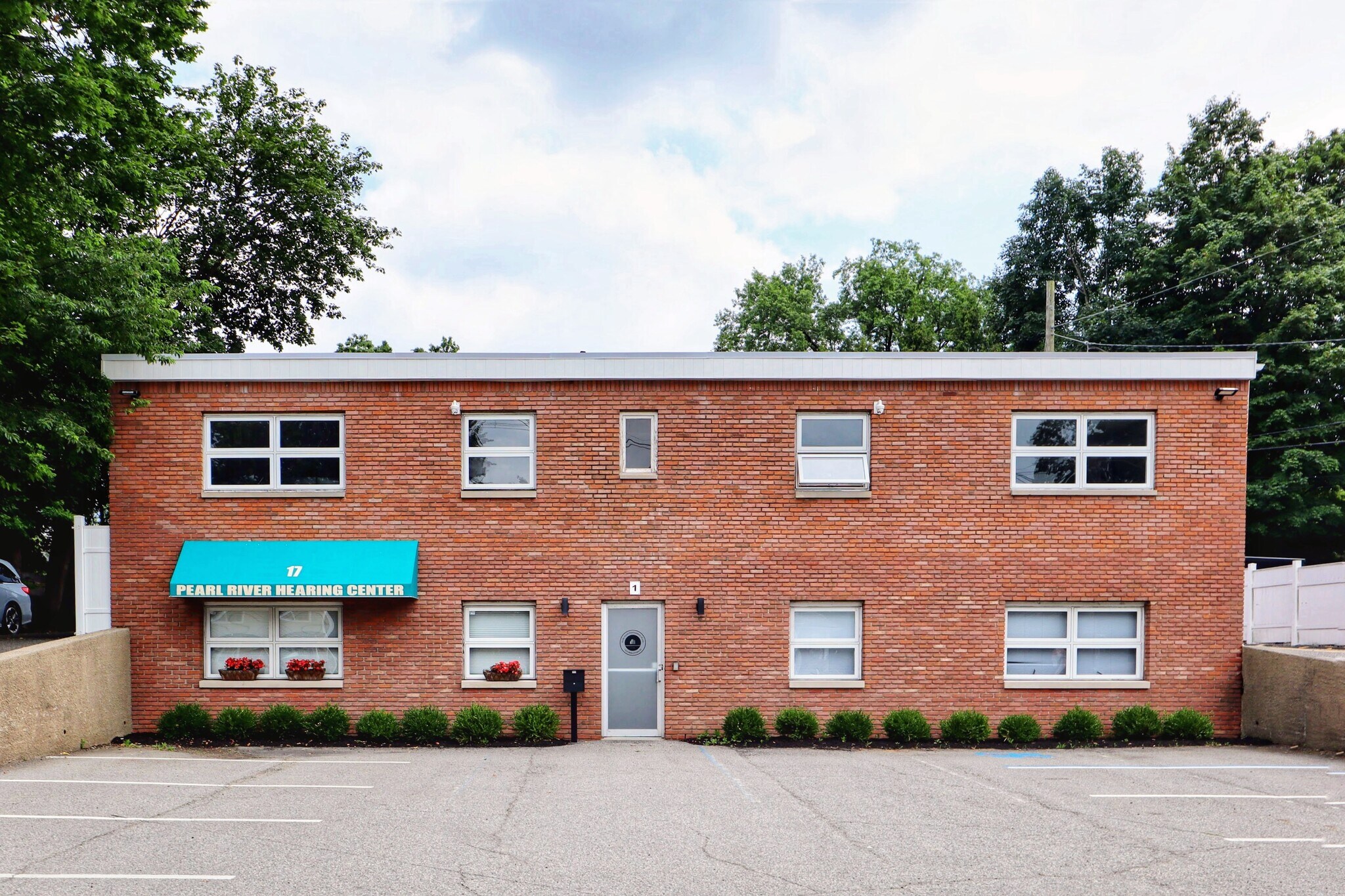 1 Old Middletown Rd, Pearl River, NY à louer Photo du bâtiment- Image 1 de 17