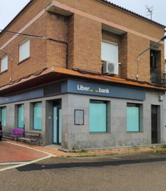 Plus de détails pour Multi-résidentiel à vendre