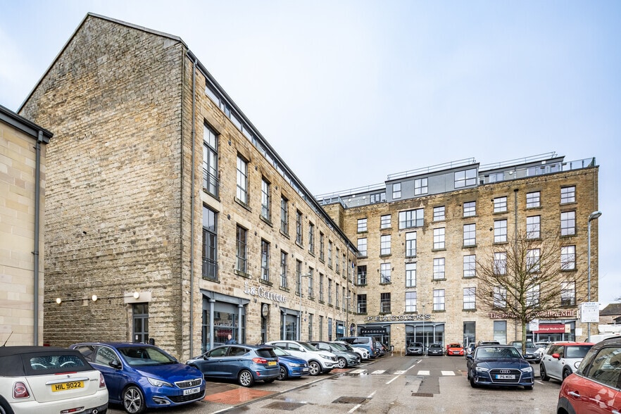 Victoria St, Glossop for lease - Primary Photo - Image 1 of 5