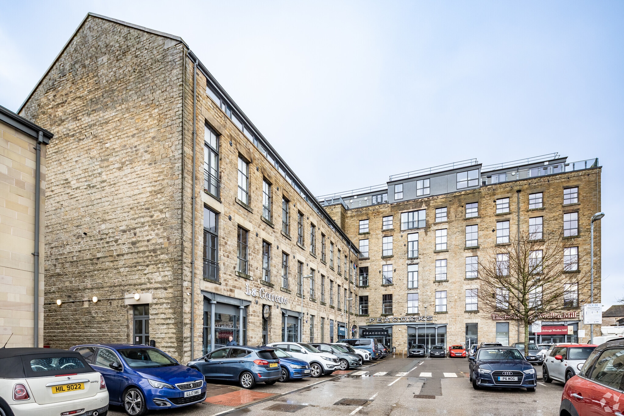 Victoria St, Glossop for lease Primary Photo- Image 1 of 6