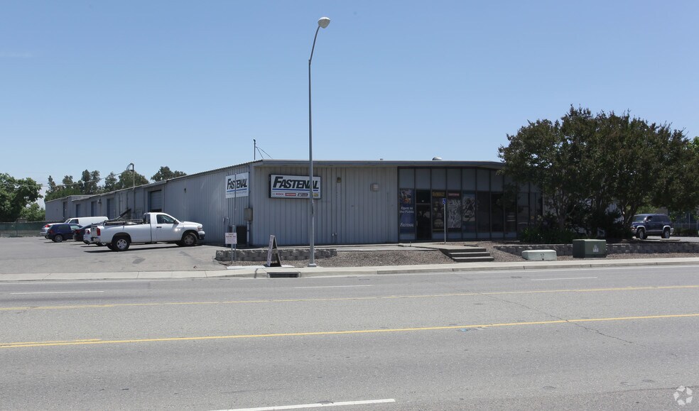 501-511 Harbor Blvd, West Sacramento, CA à louer - Photo du bâtiment - Image 1 de 4